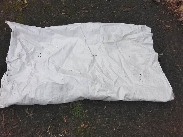 Strong barley bags (used) suitable for rubble / garden waste.