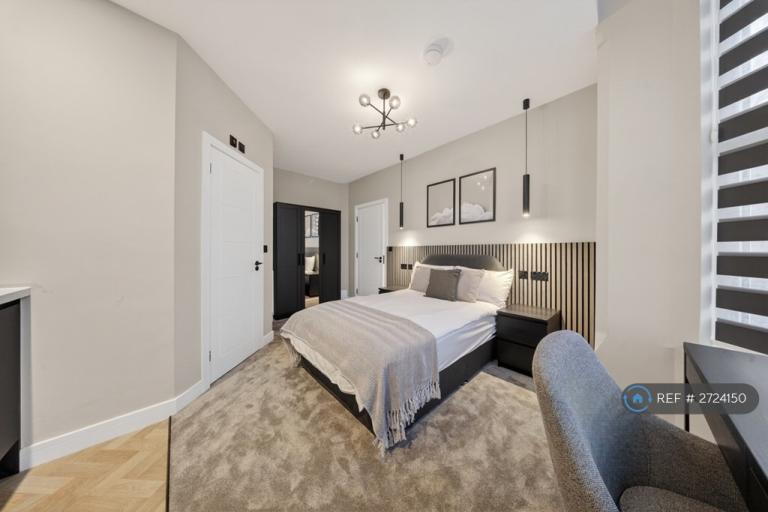 Studio flat in Goldswong Terrace, Nottingham, NG3 (#2724150)