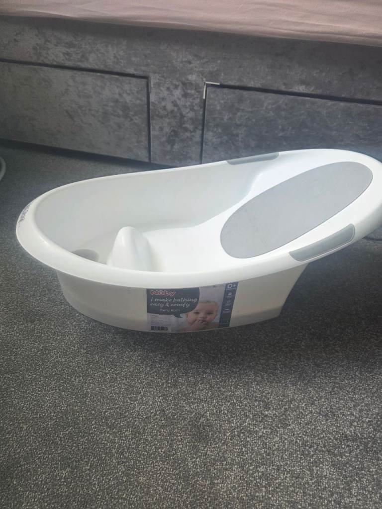 Baby bath tub