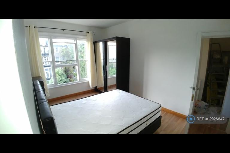 1 bedroom flat in Maygrove Road, London, NW6 (1 bed) (#2926647)