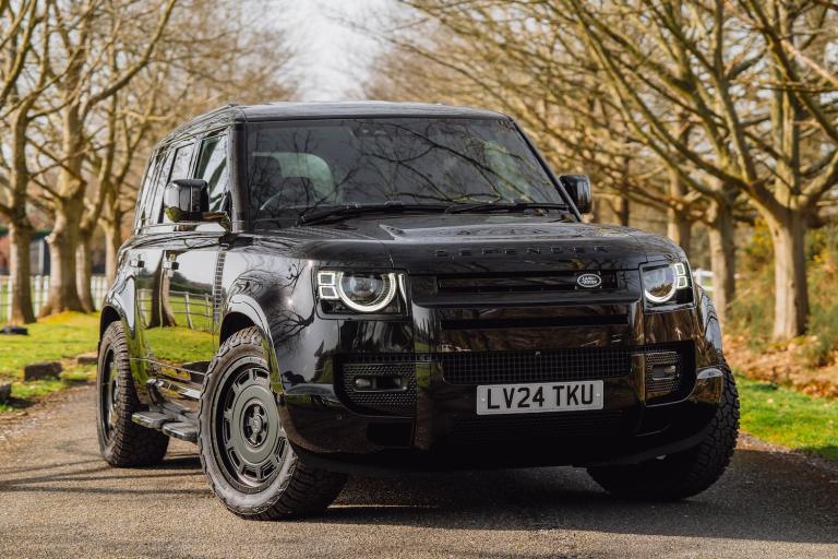 2024 Land Rover Defender 110 X-Dynamic S P400E