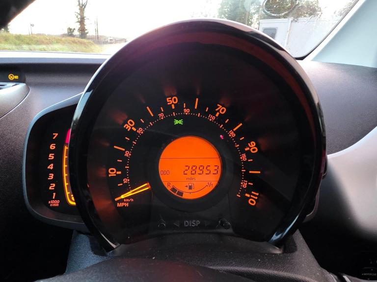 2014 Peugeot 108 1.2 VTi Allure 5dr HATCHBACK PETROL Manual