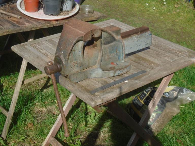 Vintage Record No 36P Heavy duty Bench Vice good working condition.