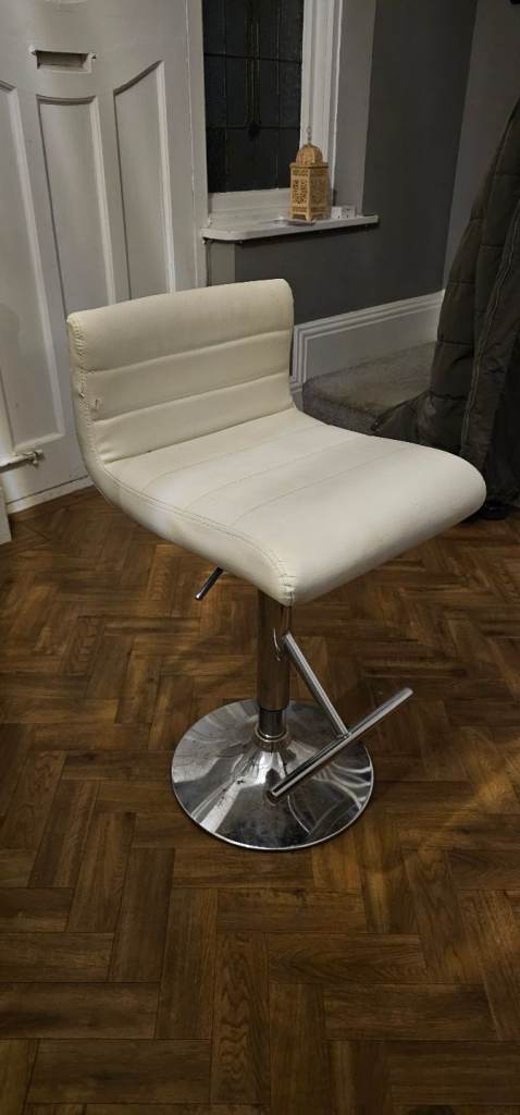Bar stools x2
