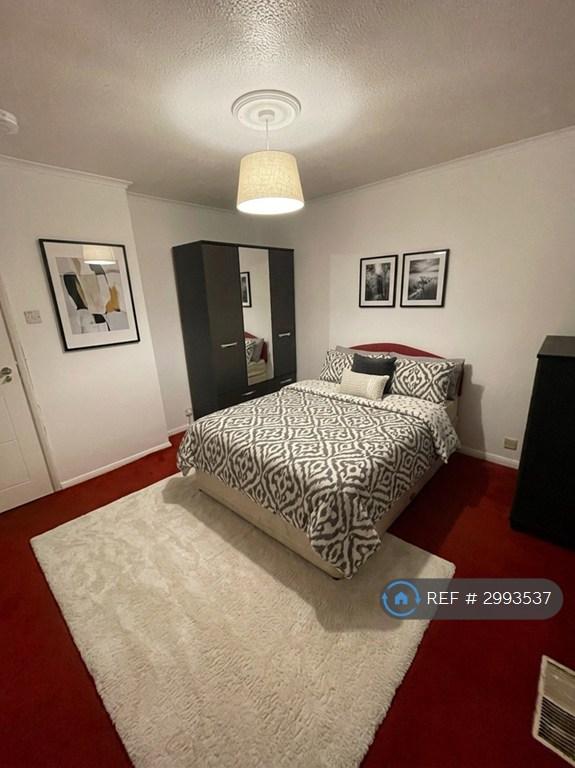 1 bedroom in Fairfield Road, Uxbridge, UB8 (#2993537)