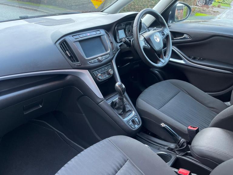 2017 Vauxhall Zafira Tourer 1.6 CDTi ecoTEC Design Euro 6 (s/s) 5dr MPV Diesel Manual