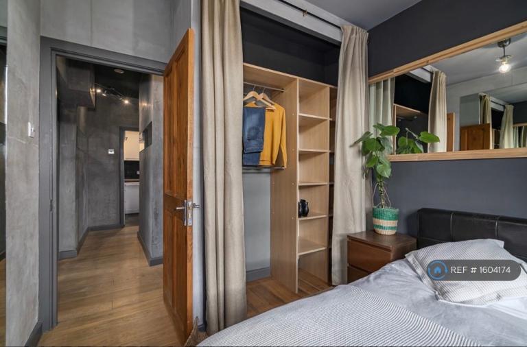 3 bedroom flat in Shadwell Gardens, London, E1 (3 bed) (#1604174)