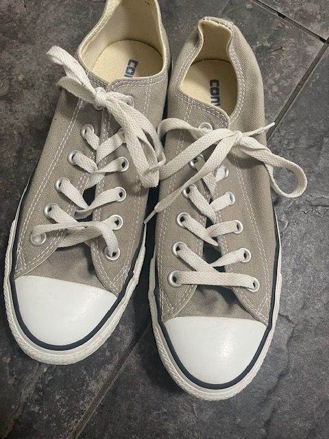 Unisex Beige Converse All Stars UK Size 7