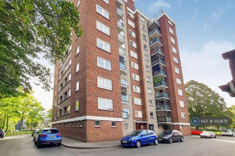 2 bedroom flat in Percy Gardens, Isleworth, TW7 (2 bed) (#3026711)