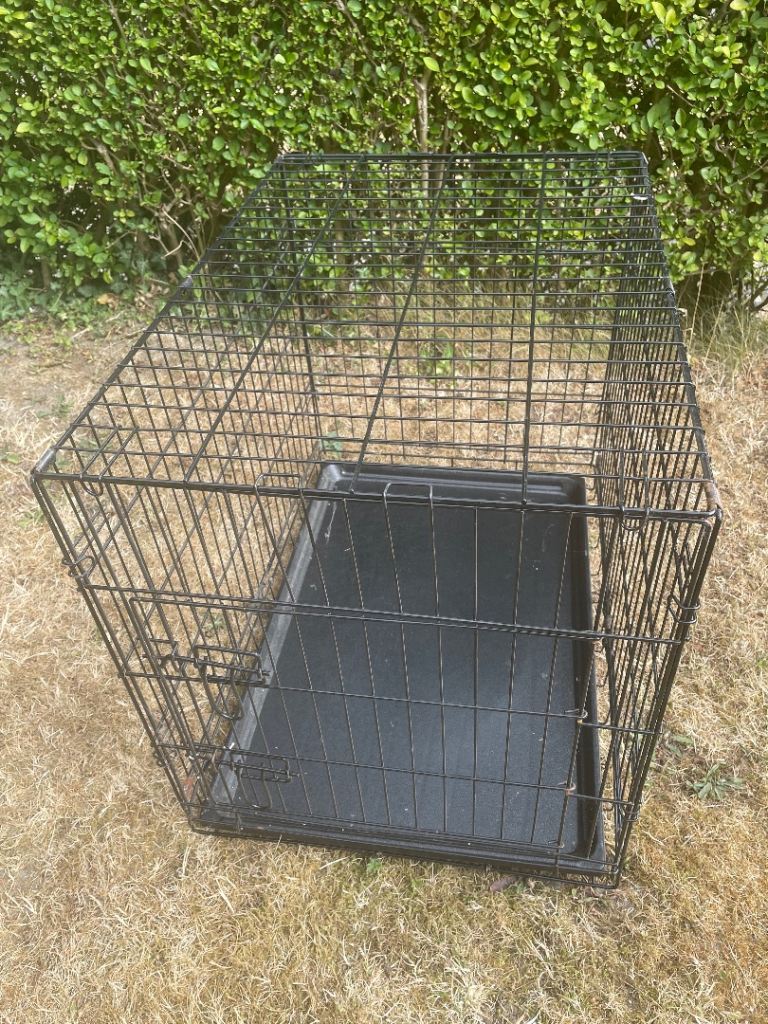 Medium Dog Cage With Tray