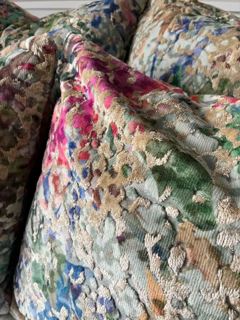 Set of 4 Multicoloured Velvet Cushions – Good Condition