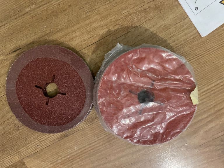 Universal Fit Sanding disc set Punched