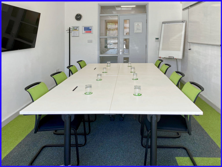 Crawley - RH11 7XX, Your open plan office 10 desk to rent at Metcalf Way