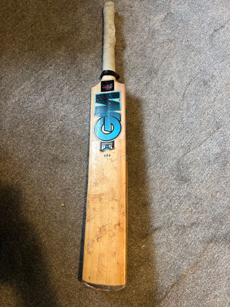 Gunn & Moore Diamond Ben Stokes B55S Kids Cricket Bat English Willow Good Condition 