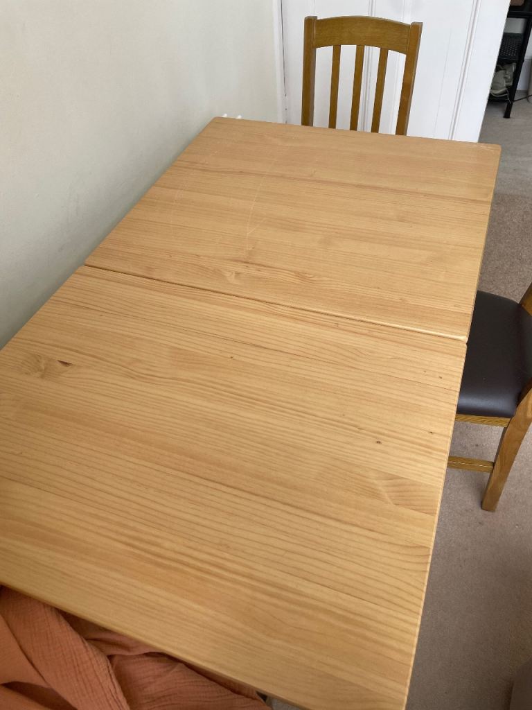 Extendable IKEA dining table 