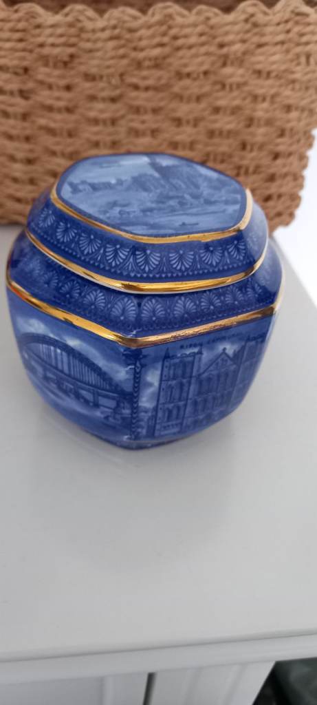 Ringtons 80th anniversary jar