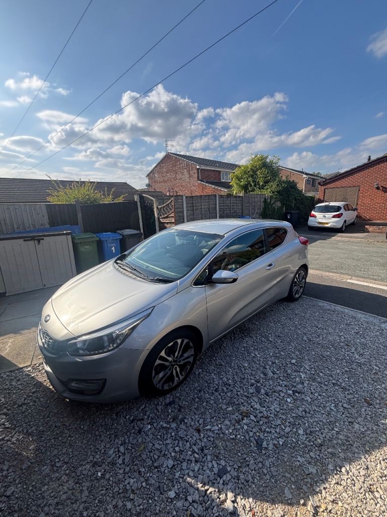Kia, PRO CEED, Hatchback, 2014, Manual, 1582 (cc), 3 doors