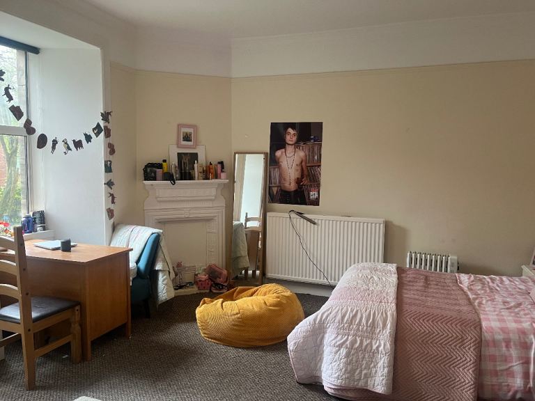 WEST END GLASGOW ROOM FOR RENT 