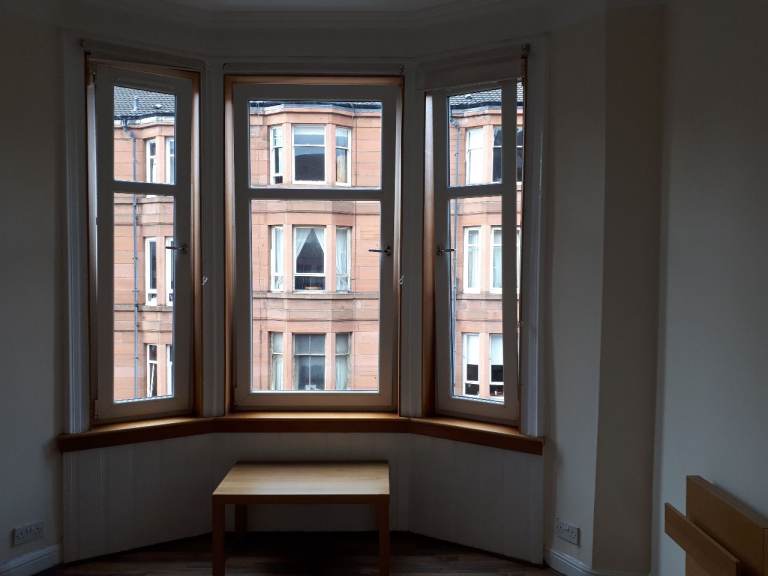 Bright and airy one bedroom flat close to University & West end 
