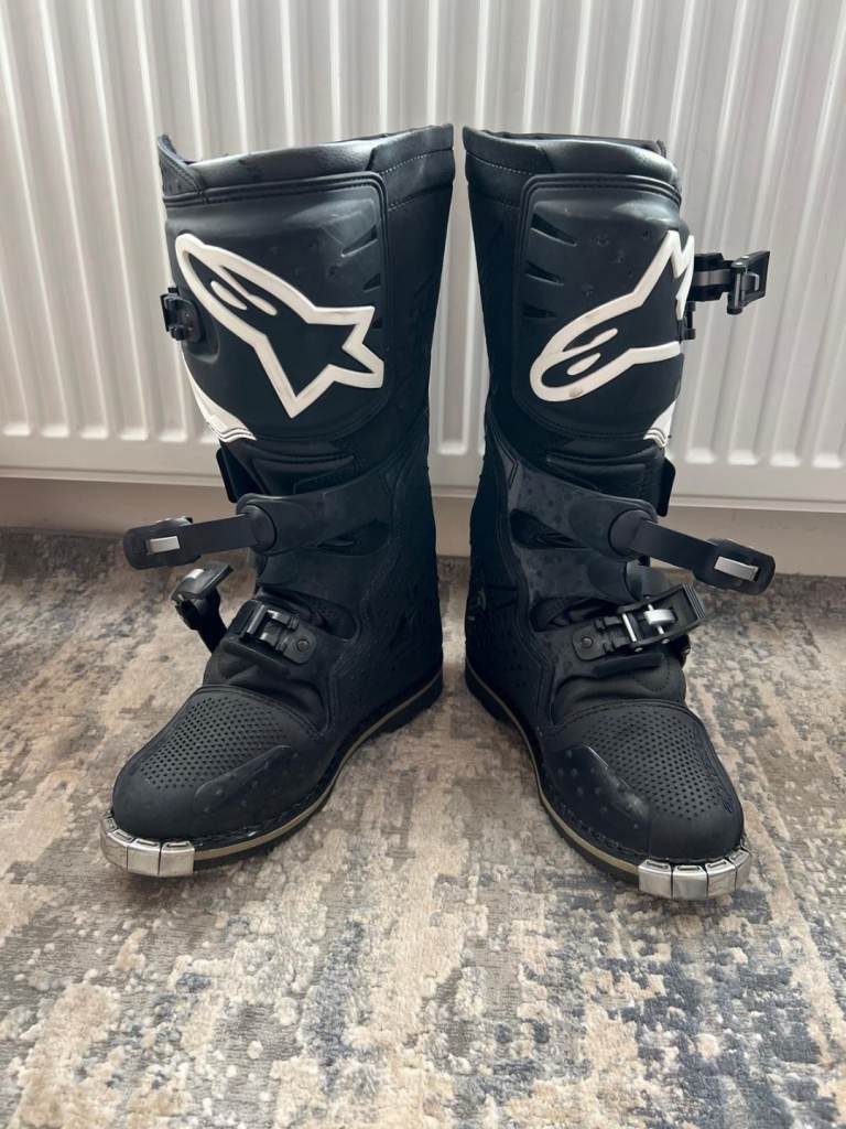 Alpine stars Tech 3 motorcycle boots 