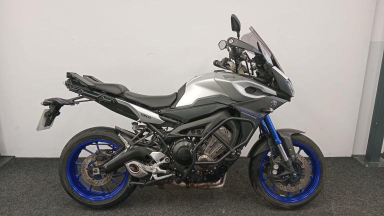 YAMAHA MT09 TRACER ** ENGINE BARS - RED MASTER KEY - 12 MONTH MOT **