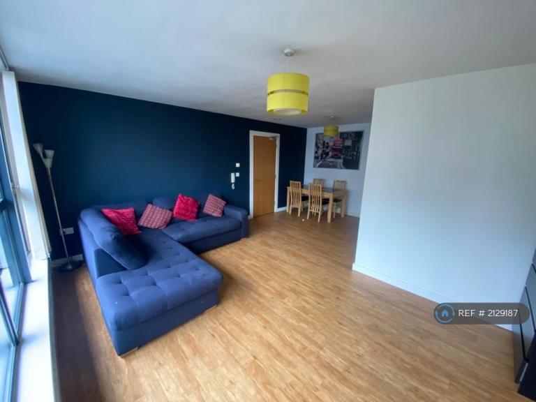 2 bedroom flat in Quebec Building, Salford, M3 (2 bed) (#2129187)