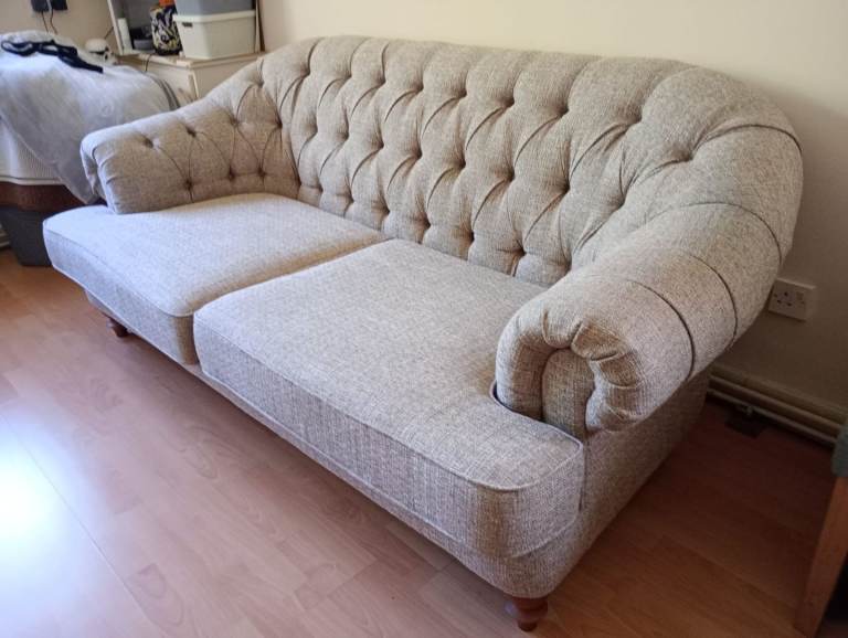 Next Beautiful chesterfield style sofa. 