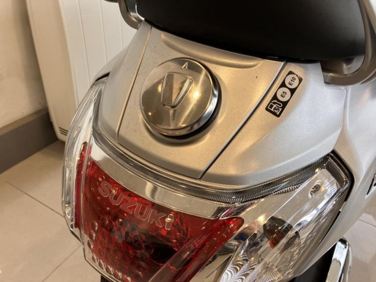SUZUKI ADDRESS 125 - FANTASTIC COMMUTER SCOOTER WITH UP TO 145 MPG