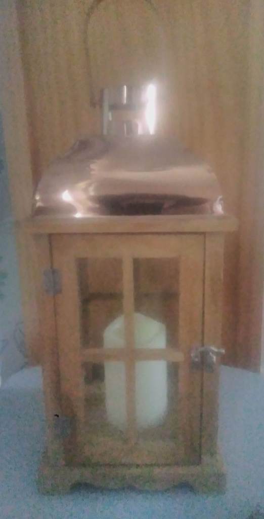 Wood lantern