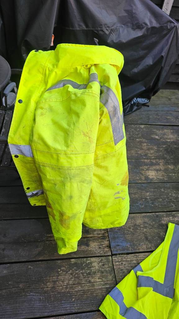 Free yellow and orange jackets 