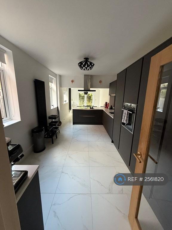 5 bedroom house in Knighton Road, Leicester, LE2 (5 bed) (#2561820)