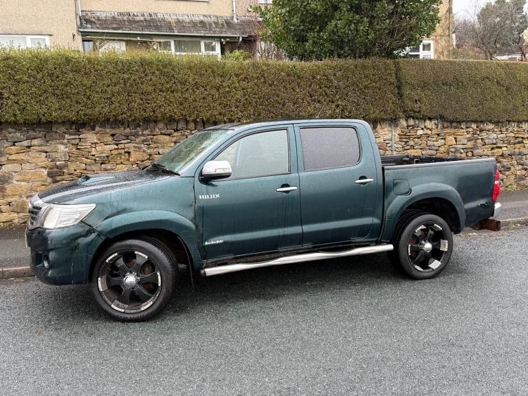 2015 Toyota Hilux Invincible D/Cab Pick Up 3.0 D-4D 4WD 171 PICK UP Diesel Manual