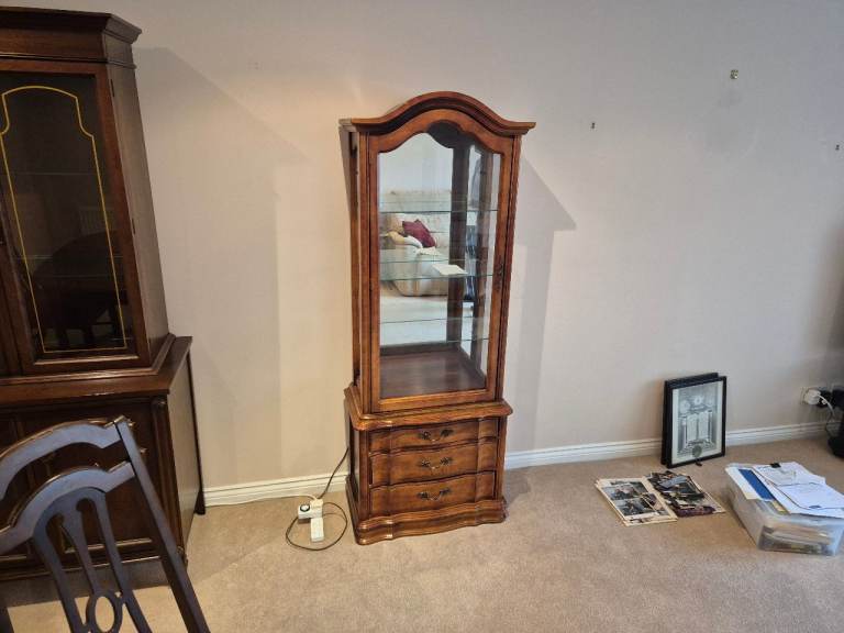 Display cabinet 