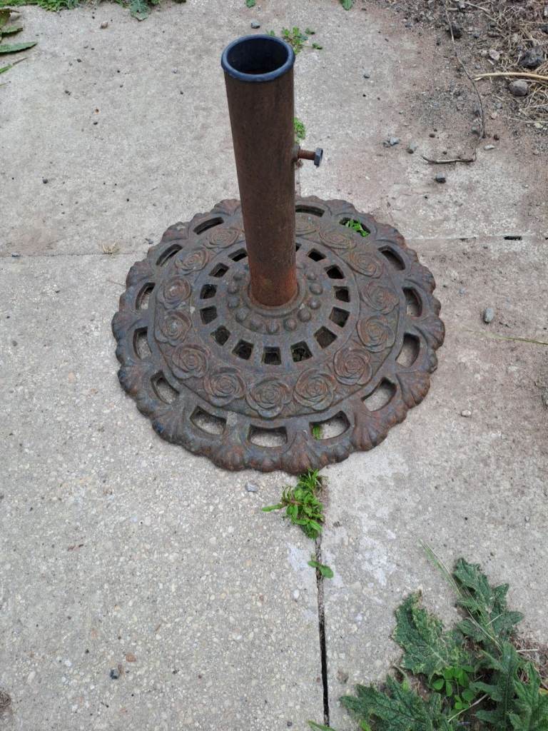 Cast Iron Parasol Base - Ornate Design
