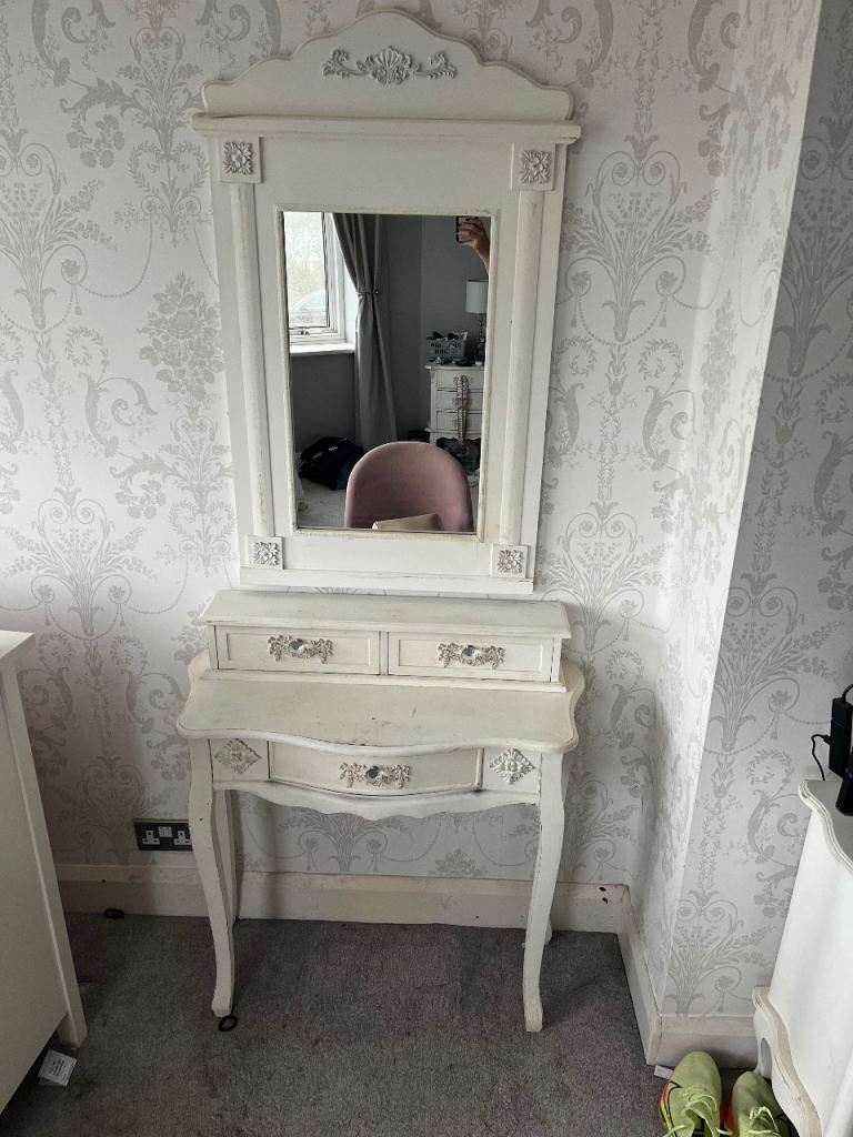 Shabby Chic Furniture Set – Quick Sale