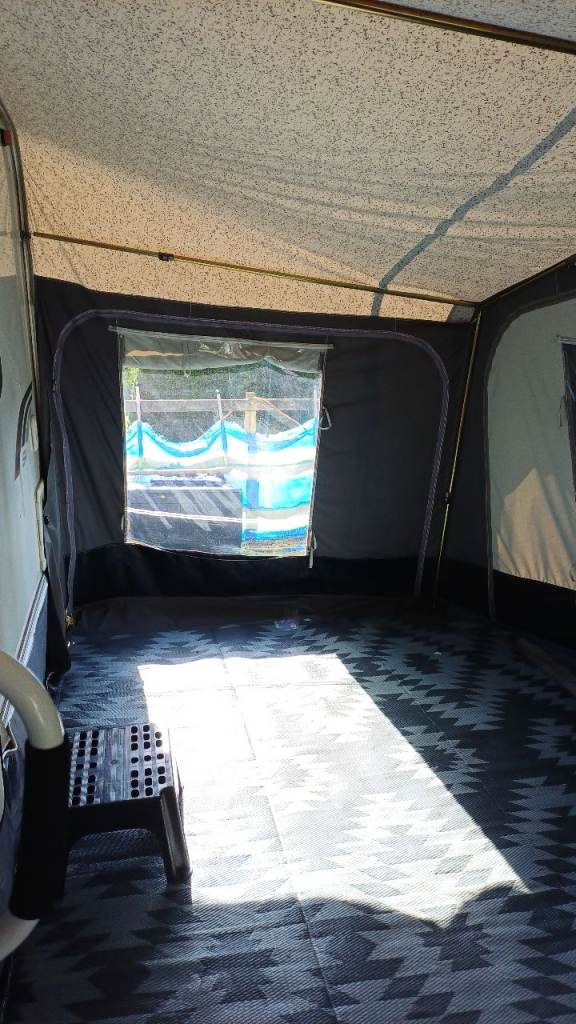 Size  10 awning 