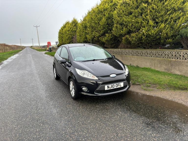 2010 10 Ford Fiesta Zetec 1.25 Petrol Black 3 Door MOT 03/2026.