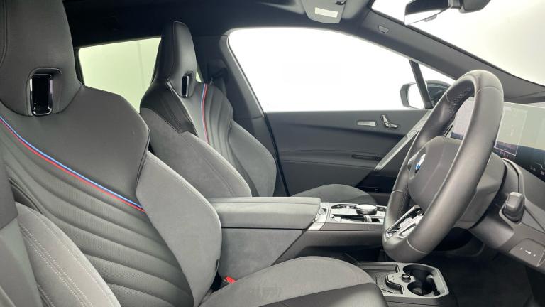 2025 BMW iX 300kW xDrive45 M Sport 101kWh 5dr Auto Electric Estate Estate Electric Automatic