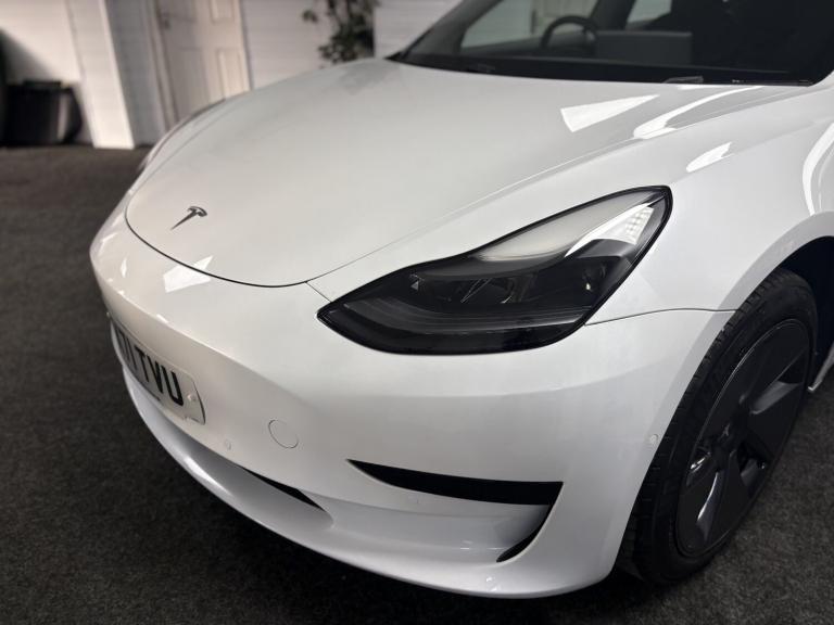 TESLA MODEL 3 Standard Range Plus 2021