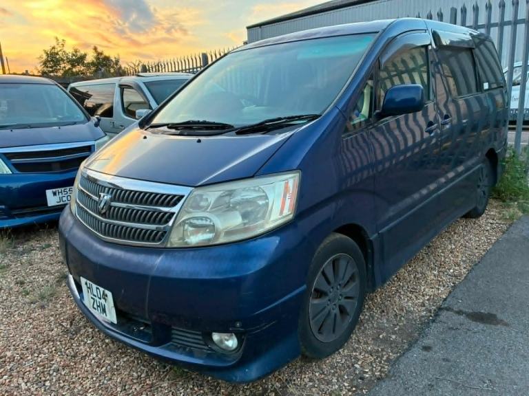 TOYOTA ALPHARD – BREAKING FOR PARTS