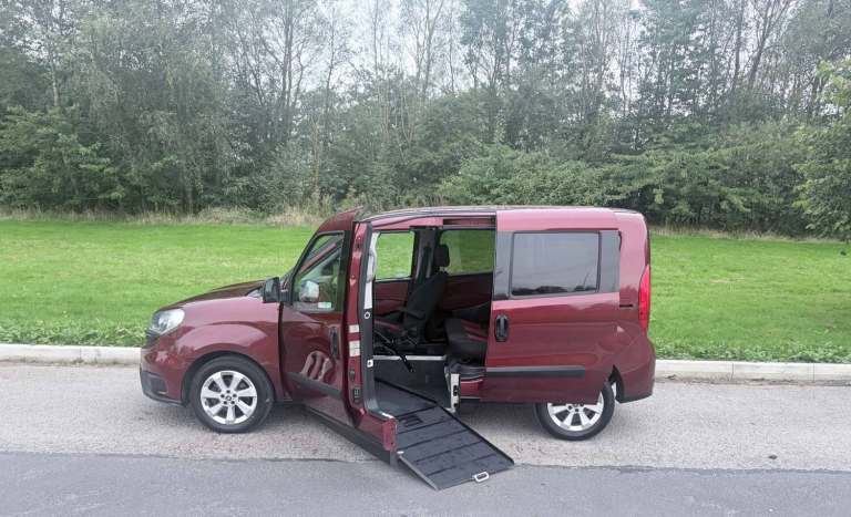 2018 Fiat Doblo 1.6 MultiJet *Passenger Wheelchair Upfront* ACCESSIBLE VEHICLE WAV DISABLED MPV D...
