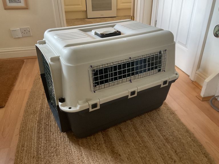 Small dog or cat carrier