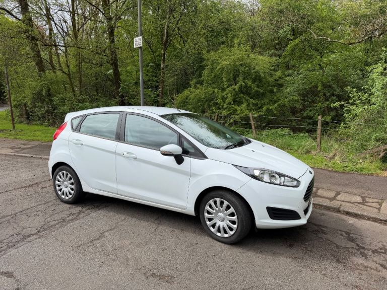 Ford, FIESTA, Hatchback, 2014, Manual, 1241 (cc), 5 doors