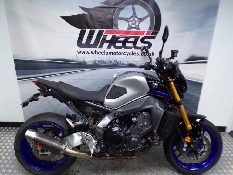 2023 YAMAHA MT-09 SP WITH AN AKRAPOVIC EXHAUST FITTED