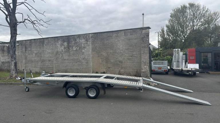 BRAND NEW 4M x 2,1M TWIN AXLE JUPITER CAR TRANSPORTER BEAVERTAIL 2700KG