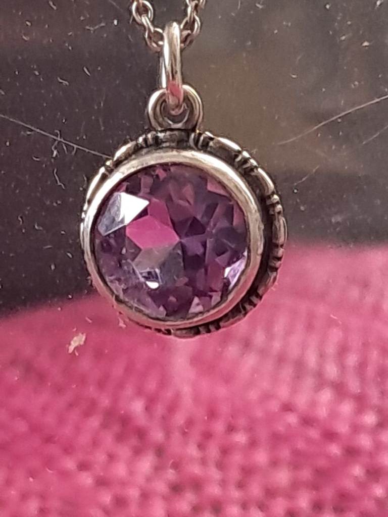 Amethyst 925 Sterling Silver Pendant and sterlingsilverchain: Oval Cut Gemstone