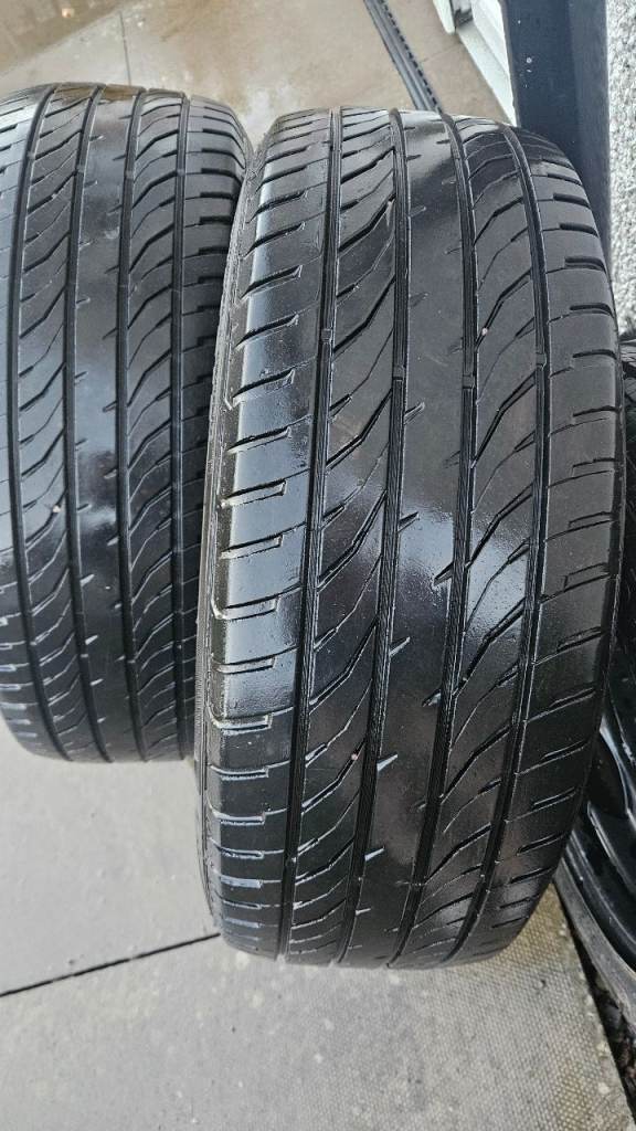 £60 two tyres 6 mm tread left very good condition 215/55R18