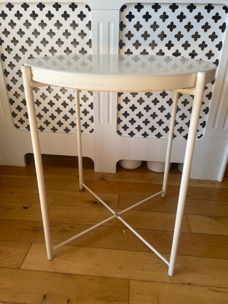 White Round Metal Coffee Table