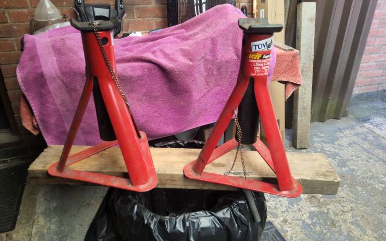 Car stands 