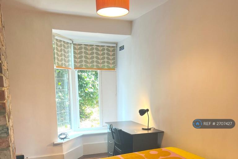 5 bedroom house in Bevendean Crescent, Brighton, BN2 (5 bed) (#2707427)